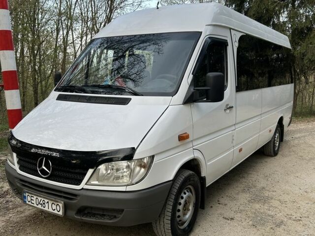 Білий Мерседес Sprinter, об'ємом двигуна 2.7 л та пробігом 350 тис. км за 8600 $, фото 1 на Automoto.ua