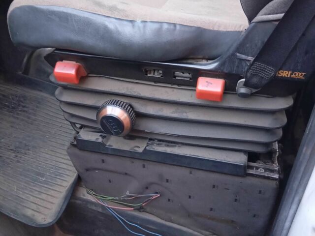 Мерседес Sprinter 2001 у Кам'янське (Дніпродзержинськ) на Automoto.ua Білий Мерседес Sprinter, об'ємом двигуна 2.2 л та пробігом 1 тис. км за 5000 $, фото 5 на Automoto.ua