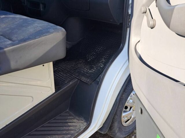 Белый Мерседес Sprinter, объемом двигателя 2.1 л и пробегом 370 тыс. км за 6200 $, фото 2 на Automoto.ua