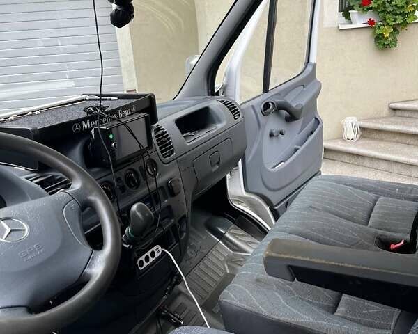 Белый Мерседес Sprinter, объемом двигателя 2.1 л и пробегом 328 тыс. км за 7199 $, фото 5 на Automoto.ua