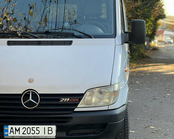 Білий Мерседес Sprinter, об'ємом двигуна 2.15 л та пробігом 628 тис. км за 4750 $, фото 15 на Automoto.ua