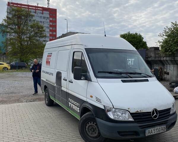 Белый Мерседес Sprinter, объемом двигателя 0 л и пробегом 614 тыс. км за 4400 $, фото 1 на Automoto.ua