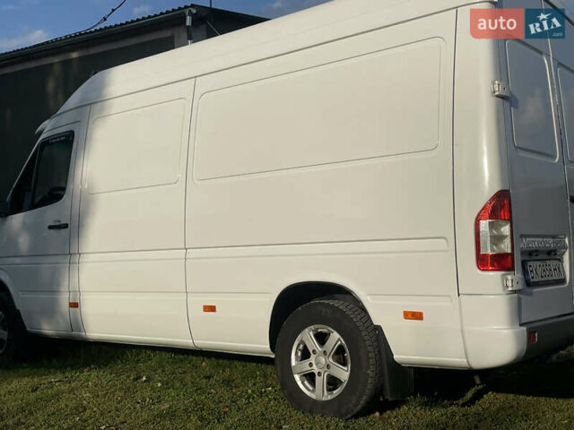 Белый Мерседес Sprinter, объемом двигателя 2.15 л и пробегом 559 тыс. км за 8200 $, фото 8 на Automoto.ua