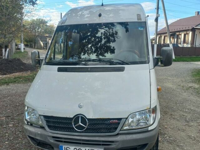 Белый Мерседес Sprinter, объемом двигателя 0 л и пробегом 890 тыс. км за 3300 $, фото 4 на Automoto.ua
