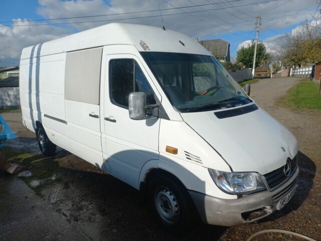 Белый Мерседес Sprinter, объемом двигателя 0 л и пробегом 890 тыс. км за 3300 $, фото 7 на Automoto.ua