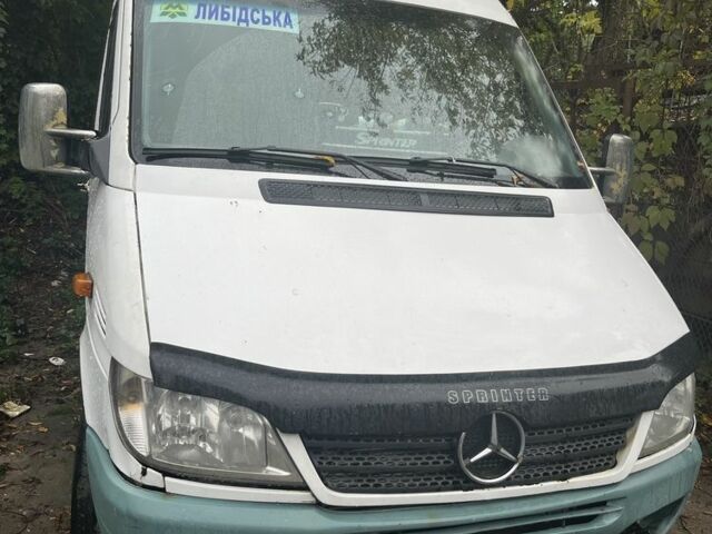 Белый Мерседес Sprinter, объемом двигателя 2.1 л и пробегом 380 тыс. км за 4500 $, фото 12 на Automoto.ua