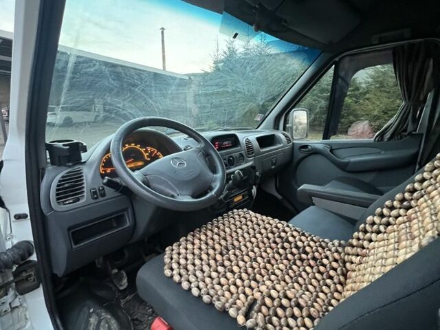 Белый Мерседес Sprinter, объемом двигателя 2.7 л и пробегом 700 тыс. км за 13800 $, фото 18 на Automoto.ua