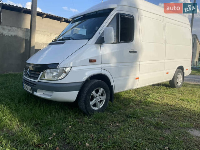 Белый Мерседес Sprinter, объемом двигателя 2.15 л и пробегом 559 тыс. км за 8200 $, фото 3 на Automoto.ua