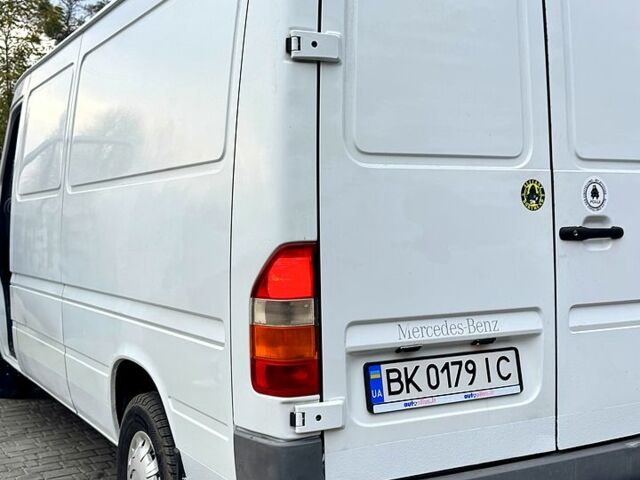 Белый Мерседес Sprinter, объемом двигателя 2.1 л и пробегом 509 тыс. км за 6500 $, фото 9 на Automoto.ua