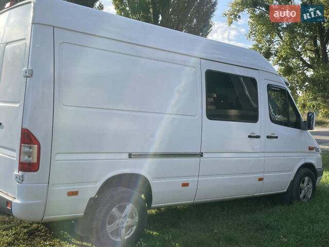 Белый Мерседес Sprinter, объемом двигателя 2.15 л и пробегом 559 тыс. км за 8200 $, фото 5 на Automoto.ua