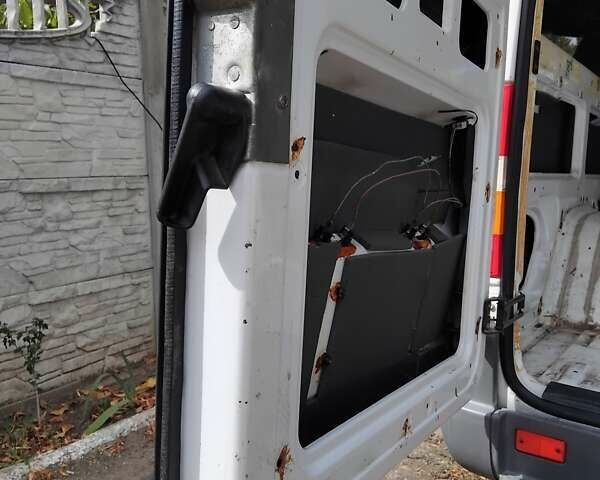 Белый Мерседес Sprinter, объемом двигателя 2.15 л и пробегом 256 тыс. км за 8000 $, фото 79 на Automoto.ua