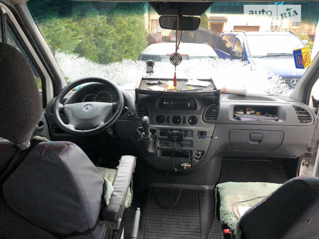 Белый Мерседес Sprinter, объемом двигателя 2.2 л и пробегом 400 тыс. км за 8500 $, фото 13 на Automoto.ua