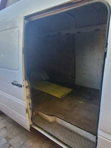 Белый Мерседес Sprinter, объемом двигателя 2.15 л и пробегом 217 тыс. км за 11500 $, фото 1 на Automoto.ua