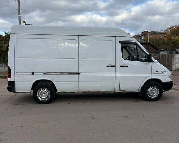 Білий Мерседес Sprinter, об'ємом двигуна 2.15 л та пробігом 628 тис. км за 4750 $, фото 8 на Automoto.ua