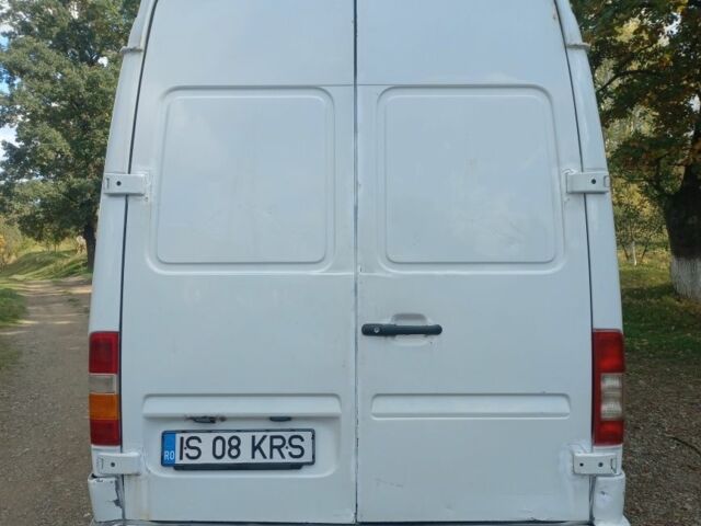 Белый Мерседес Sprinter, объемом двигателя 0 л и пробегом 890 тыс. км за 3300 $, фото 2 на Automoto.ua
