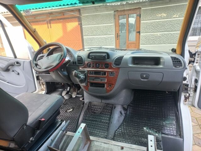 Белый Мерседес Sprinter, объемом двигателя 0 л и пробегом 890 тыс. км за 3300 $, фото 5 на Automoto.ua