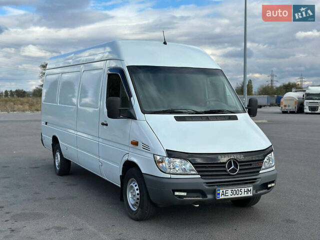 Белый Мерседес Sprinter, объемом двигателя 2.3 л и пробегом 775 тыс. км за 8699 $, фото 2 на Automoto.ua