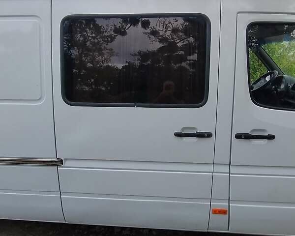 Білий Мерседес Sprinter, об'ємом двигуна 2.2 л та пробігом 600 тис. км за 8800 $, фото 2 на Automoto.ua