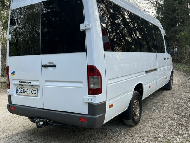 Білий Мерседес Sprinter, об'ємом двигуна 2.7 л та пробігом 350 тис. км за 8600 $, фото 3 на Automoto.ua