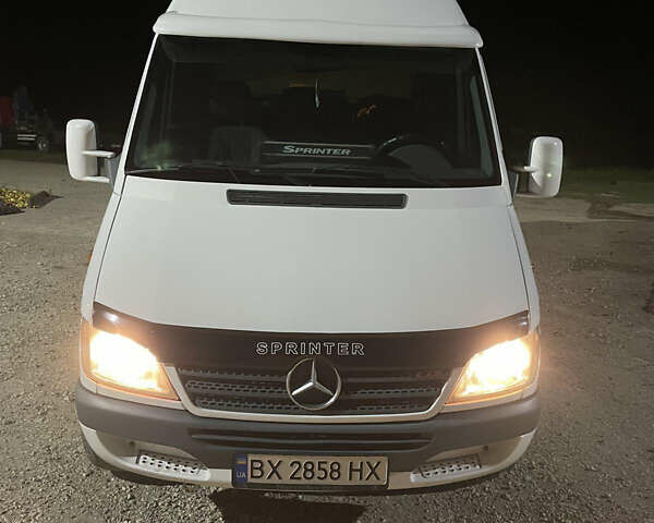 Белый Мерседес Sprinter, объемом двигателя 2.15 л и пробегом 559 тыс. км за 8200 $, фото 21 на Automoto.ua