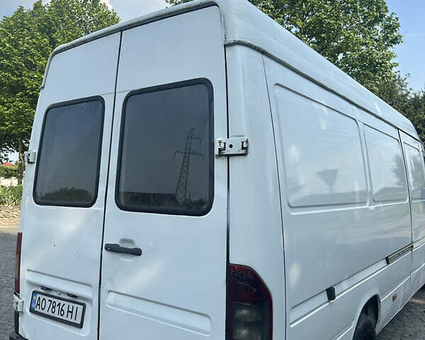 Белый Мерседес Sprinter, объемом двигателя 2.15 л и пробегом 450 тыс. км за 6800 $, фото 4 на Automoto.ua