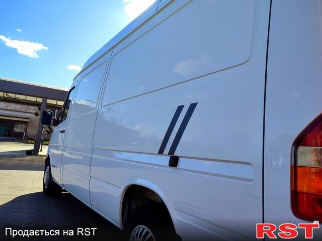 Белый Мерседес Sprinter, объемом двигателя 2.1 л и пробегом 506 тыс. км за 7800 $, фото 2 на Automoto.ua