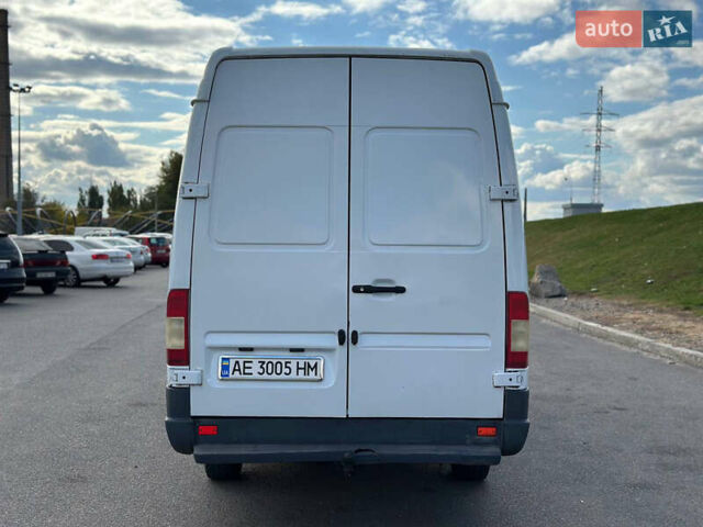 Белый Мерседес Sprinter, объемом двигателя 2.3 л и пробегом 775 тыс. км за 8699 $, фото 4 на Automoto.ua