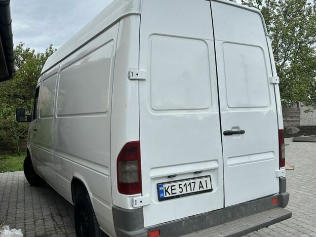 Белый Мерседес Sprinter, объемом двигателя 0.22 л и пробегом 400 тыс. км за 7000 $, фото 12 на Automoto.ua