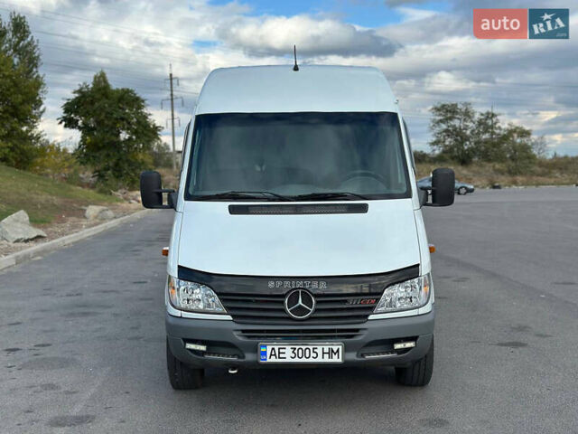 Белый Мерседес Sprinter, объемом двигателя 2.3 л и пробегом 775 тыс. км за 8699 $, фото 1 на Automoto.ua