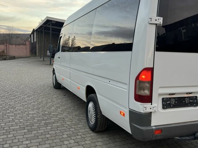 Белый Мерседес Sprinter, объемом двигателя 2.7 л и пробегом 700 тыс. км за 13800 $, фото 6 на Automoto.ua