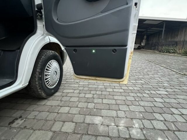 Белый Мерседес Sprinter, объемом двигателя 2.7 л и пробегом 700 тыс. км за 13800 $, фото 21 на Automoto.ua