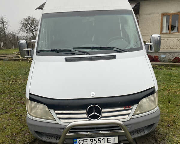 Белый Мерседес Sprinter, объемом двигателя 2.15 л и пробегом 313 тыс. км за 9200 $, фото 3 на Automoto.ua