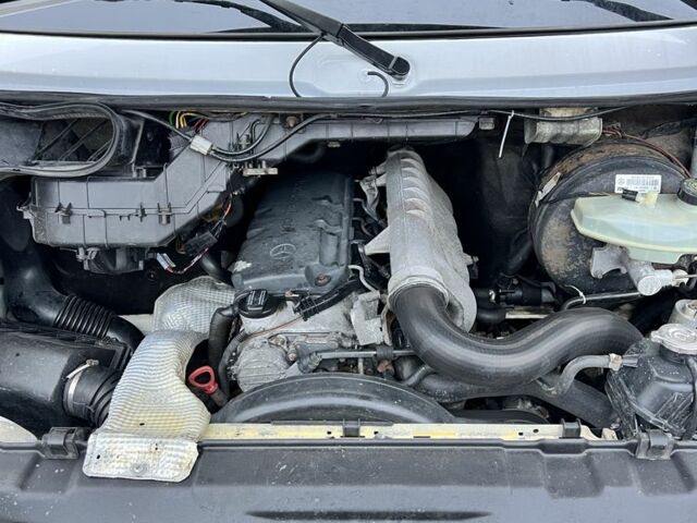 Белый Мерседес Sprinter, объемом двигателя 2.7 л и пробегом 900 тыс. км за 10000 $, фото 9 на Automoto.ua