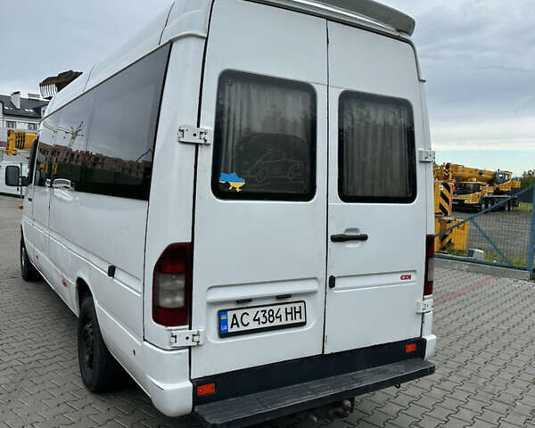 Белый Мерседес Sprinter, объемом двигателя 2.7 л и пробегом 778 тыс. км за 7800 $, фото 3 на Automoto.ua