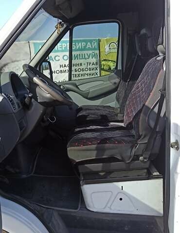 Белый Мерседес Sprinter, объемом двигателя 2.15 л и пробегом 268 тыс. км за 10500 $, фото 13 на Automoto.ua