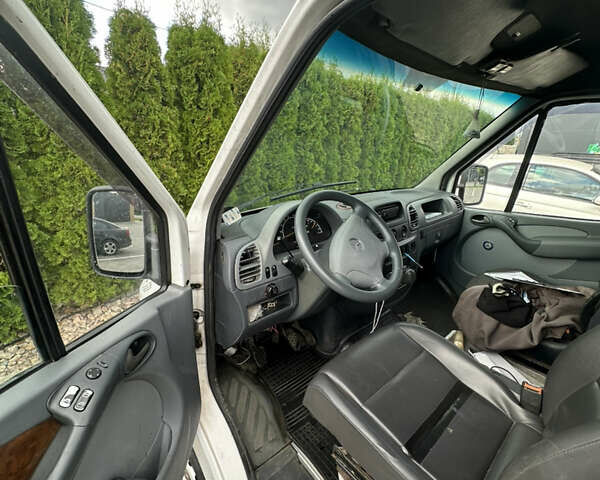 Белый Мерседес Sprinter, объемом двигателя 2.7 л и пробегом 778 тыс. км за 7800 $, фото 9 на Automoto.ua