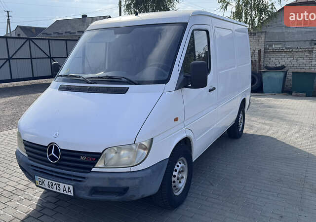 Белый Мерседес Sprinter, объемом двигателя 2.15 л и пробегом 181 тыс. км за 7000 $, фото 1 на Automoto.ua