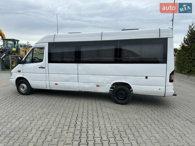 Белый Мерседес Sprinter, объемом двигателя 2.7 л и пробегом 778 тыс. км за 7800 $, фото 4 на Automoto.ua