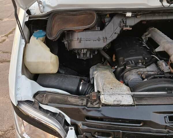Белый Мерседес Sprinter, объемом двигателя 2.7 л и пробегом 757 тыс. км за 13400 $, фото 9 на Automoto.ua