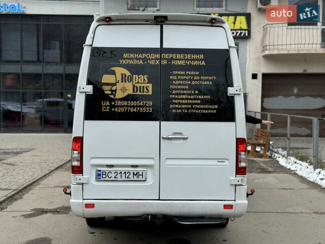 Белый Мерседес Sprinter, объемом двигателя 0 л и пробегом 300 тыс. км за 11000 $, фото 5 на Automoto.ua