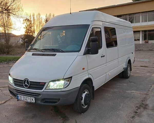 Белый Мерседес Sprinter, объемом двигателя 2.7 л и пробегом 757 тыс. км за 13400 $, фото 2 на Automoto.ua