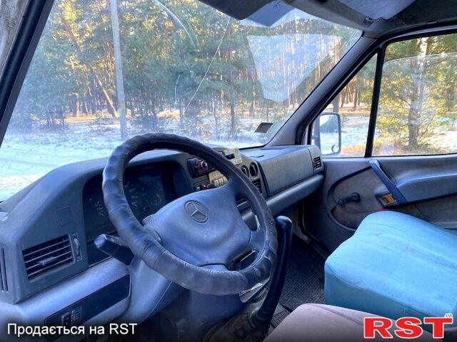 Белый Мерседес Sprinter, объемом двигателя 23 л и пробегом 375 тыс. км за 2950 $, фото 10 на Automoto.ua