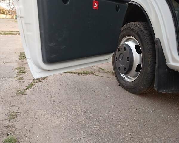 Белый Мерседес Sprinter, объемом двигателя 2.7 л и пробегом 757 тыс. км за 13400 $, фото 42 на Automoto.ua