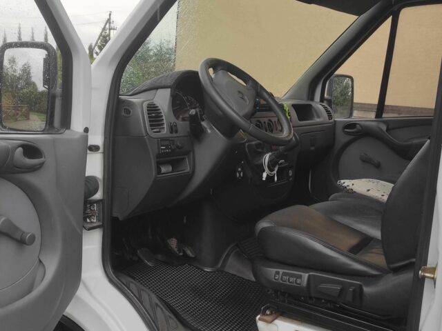 Мерседес Sprinter 2002 у Києві на Automoto.ua Білий Мерседес Sprinter, об'ємом двигуна 2.1 л та пробігом 570 тис. км за 16300 $, фото 8 на Automoto.ua