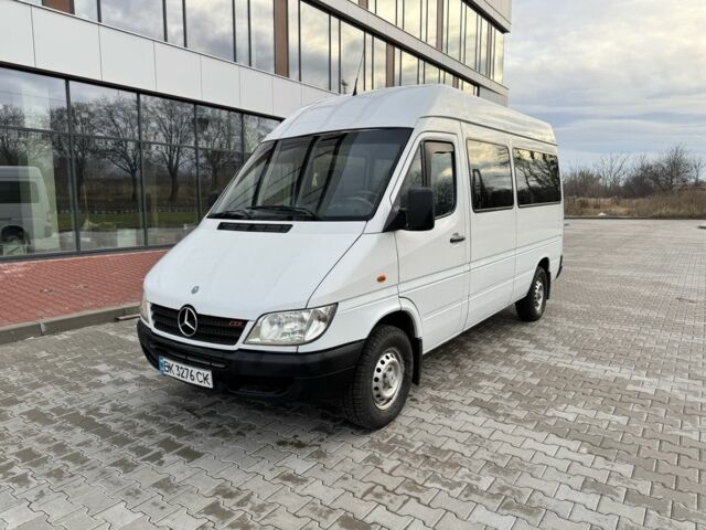 Белый Мерседес Sprinter, объемом двигателя 2.2 л и пробегом 360 тыс. км за 9399 $, фото 7 на Automoto.ua