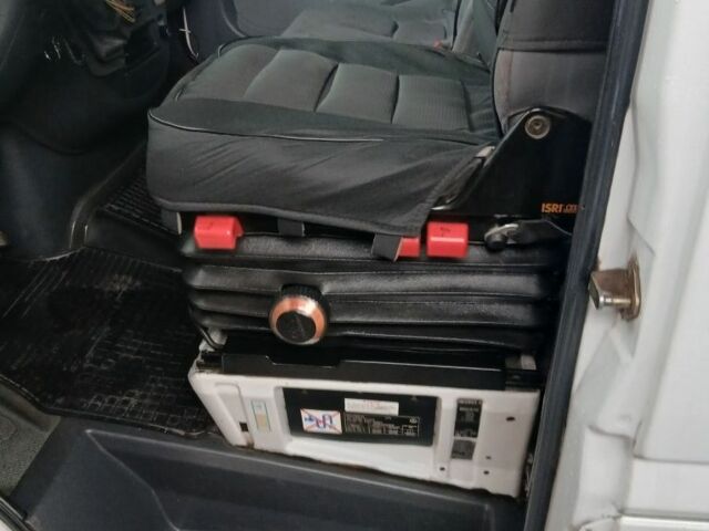 Білий Мерседес Sprinter, об'ємом двигуна 2.7 л та пробігом 425 тис. км за 10000 $, фото 10 на Automoto.ua