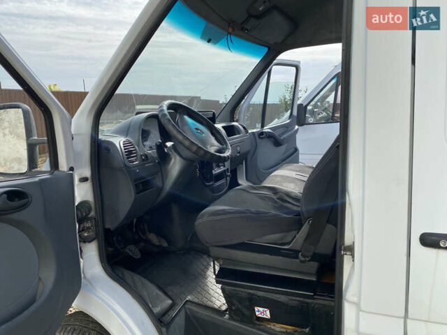 Білий Мерседес Sprinter, об'ємом двигуна 2.69 л та пробігом 532 тис. км за 11500 $, фото 11 на Automoto.ua