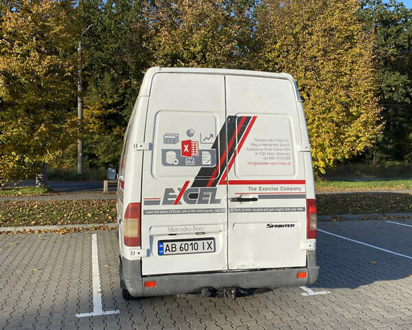Белый Мерседес Sprinter, объемом двигателя 2.7 л и пробегом 309 тыс. км за 9200 $, фото 18 на Automoto.ua