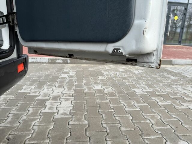 Белый Мерседес Sprinter, объемом двигателя 2.2 л и пробегом 360 тыс. км за 9399 $, фото 15 на Automoto.ua