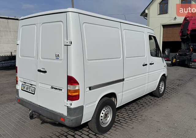 Белый Мерседес Sprinter, объемом двигателя 2.15 л и пробегом 181 тыс. км за 7000 $, фото 5 на Automoto.ua